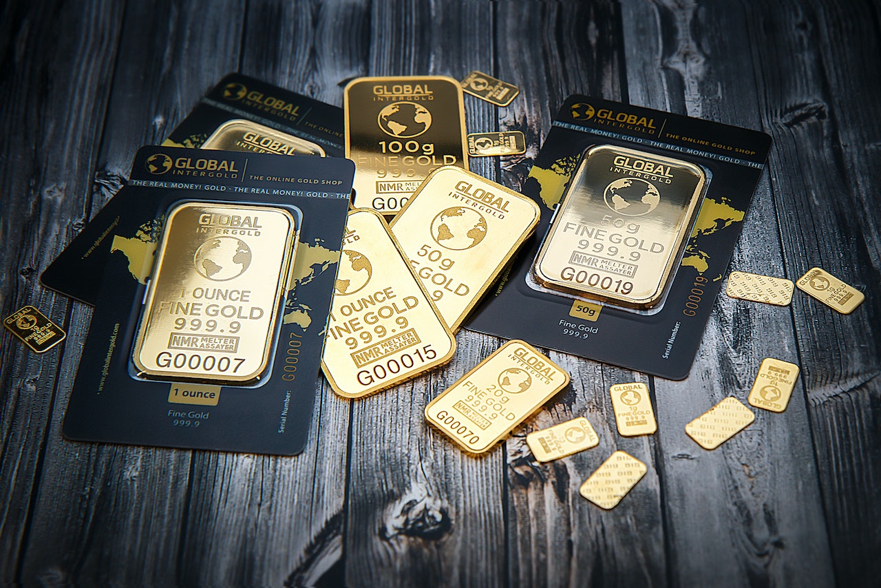 Holding physical gold